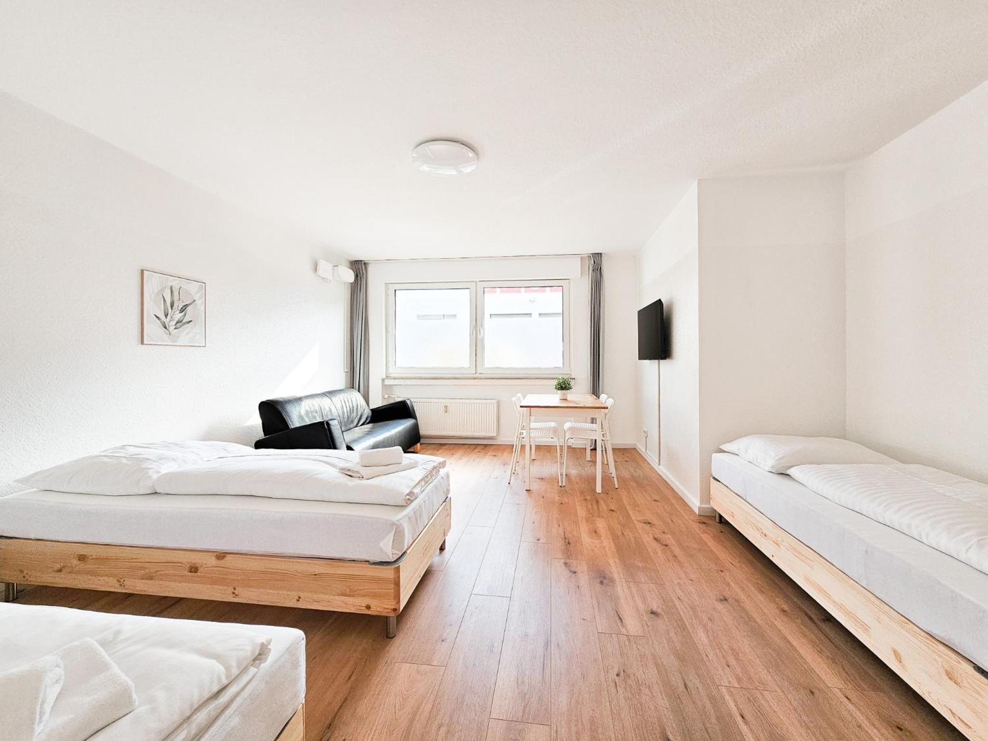 Raj Living - 2 Or 3 - 15 Min Zur Messe Dus & 10 Min Old Town Dus
