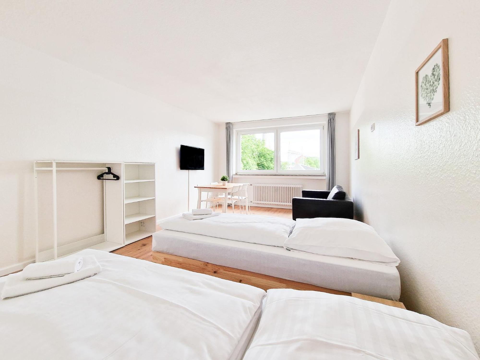 Raj Living - 2 Or 3 - 15 Min Zur Messe Dus & 10 Min Old Town Dus Apartment